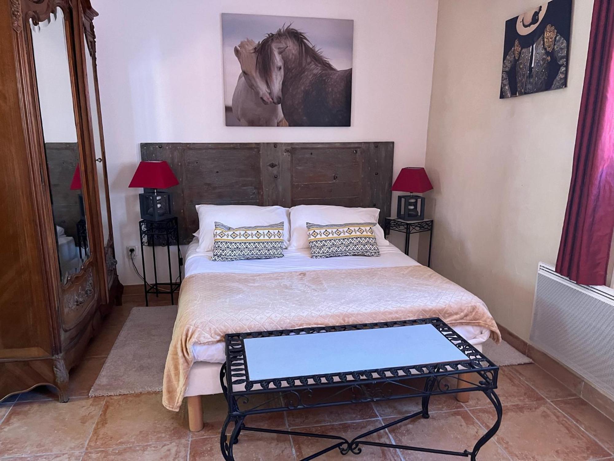 Chambre Seville - Mas Saint-Louis - Piscine Chauffee เอก-มอร์ต ภายนอก รูปภาพ