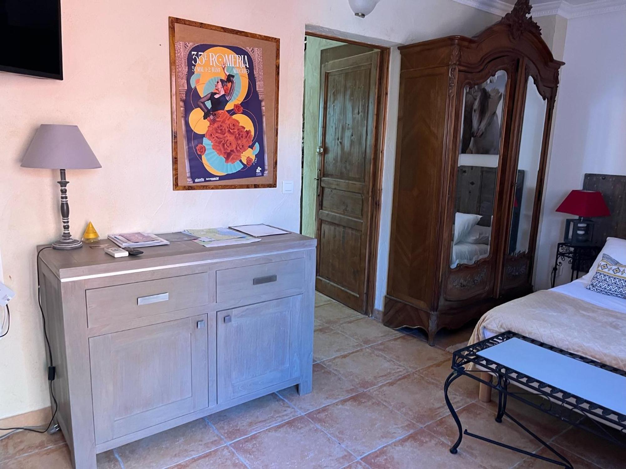 Chambre Seville - Mas Saint-Louis - Piscine Chauffee เอก-มอร์ต ภายนอก รูปภาพ